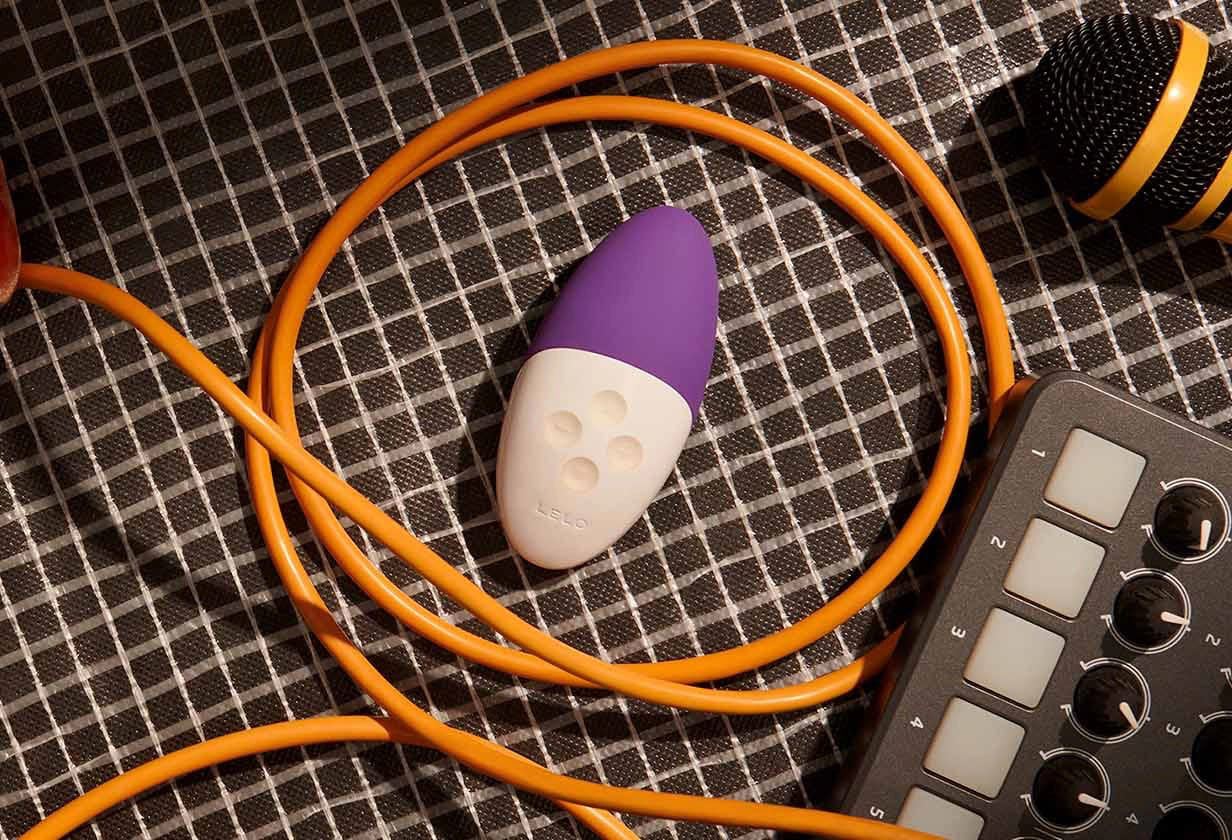 Lelo Siri 2 máy mát xa vùng kín cảm biến âm thanh Lelo Siri 2 máy mát xa vùng kín cảm biến âm thanh